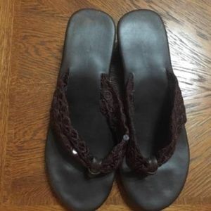 Sun Dance brown flip flops 9